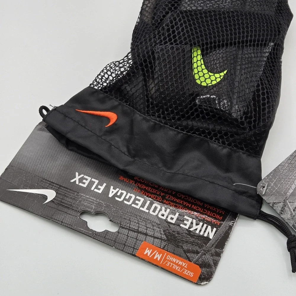 Nike Leg Guard Mens Medium Black Padded Hard Shell Foam Soccer‎ Protection